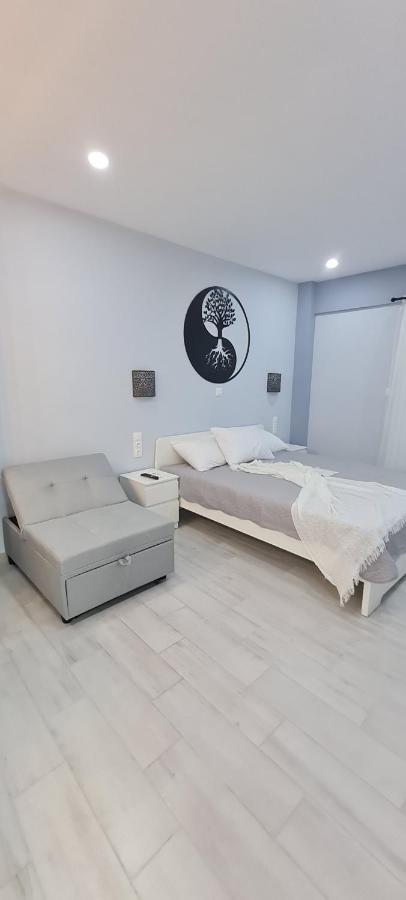 Cozy Apartment With Garden Near Town Center, Fully Renovated. Athena Bagian luar foto
