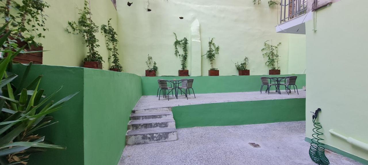 Cozy Apartment With Garden Near Town Center, Fully Renovated. Athena Bagian luar foto