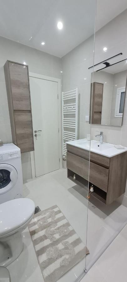 Cozy Apartment With Garden Near Town Center, Fully Renovated. Athena Bagian luar foto