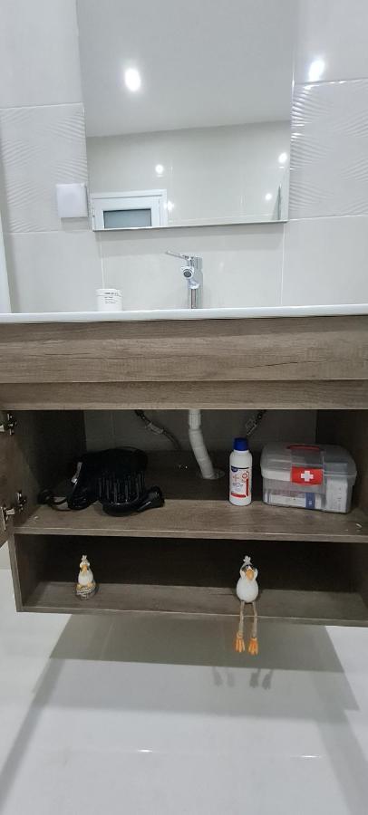 Cozy Apartment With Garden Near Town Center, Fully Renovated. Athena Bagian luar foto