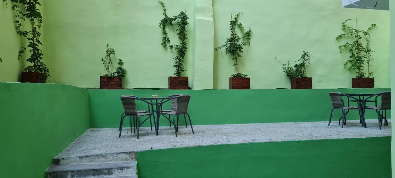 Cozy Apartment With Garden Near Town Center, Fully Renovated. Athena Bagian luar foto